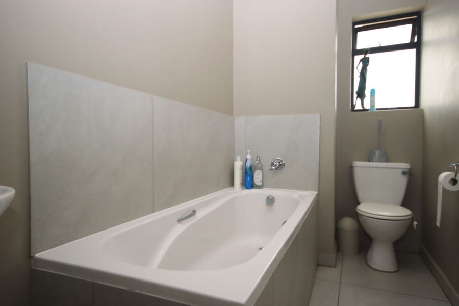 To Let  Bedroom Property for Rent in Kidds Beach Eastern Cape